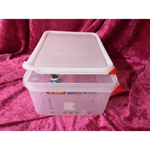 Plastik box med lg 1/2GN 32,5*26,5*15cm