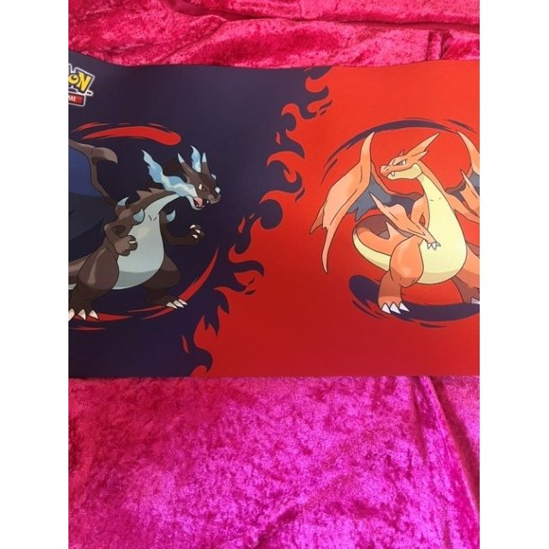 Pokemon Playmat med Charizard X/Y